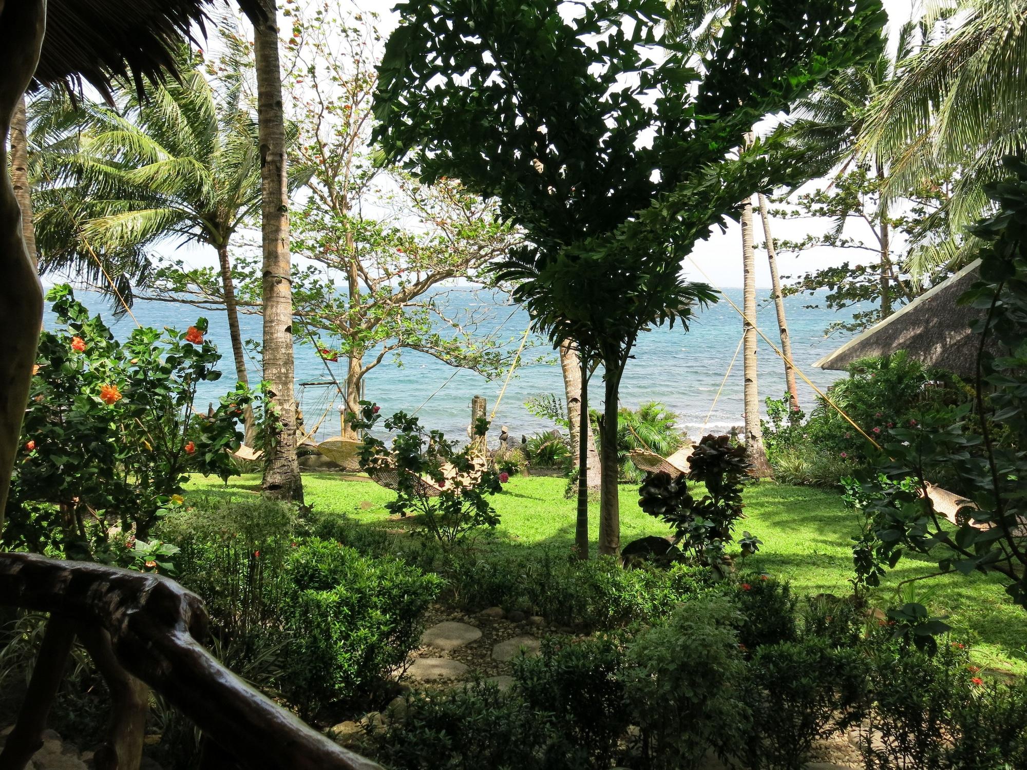 Camiguin Volcan Beach Eco Retreat&Dive Resort Mambajao Esterno foto