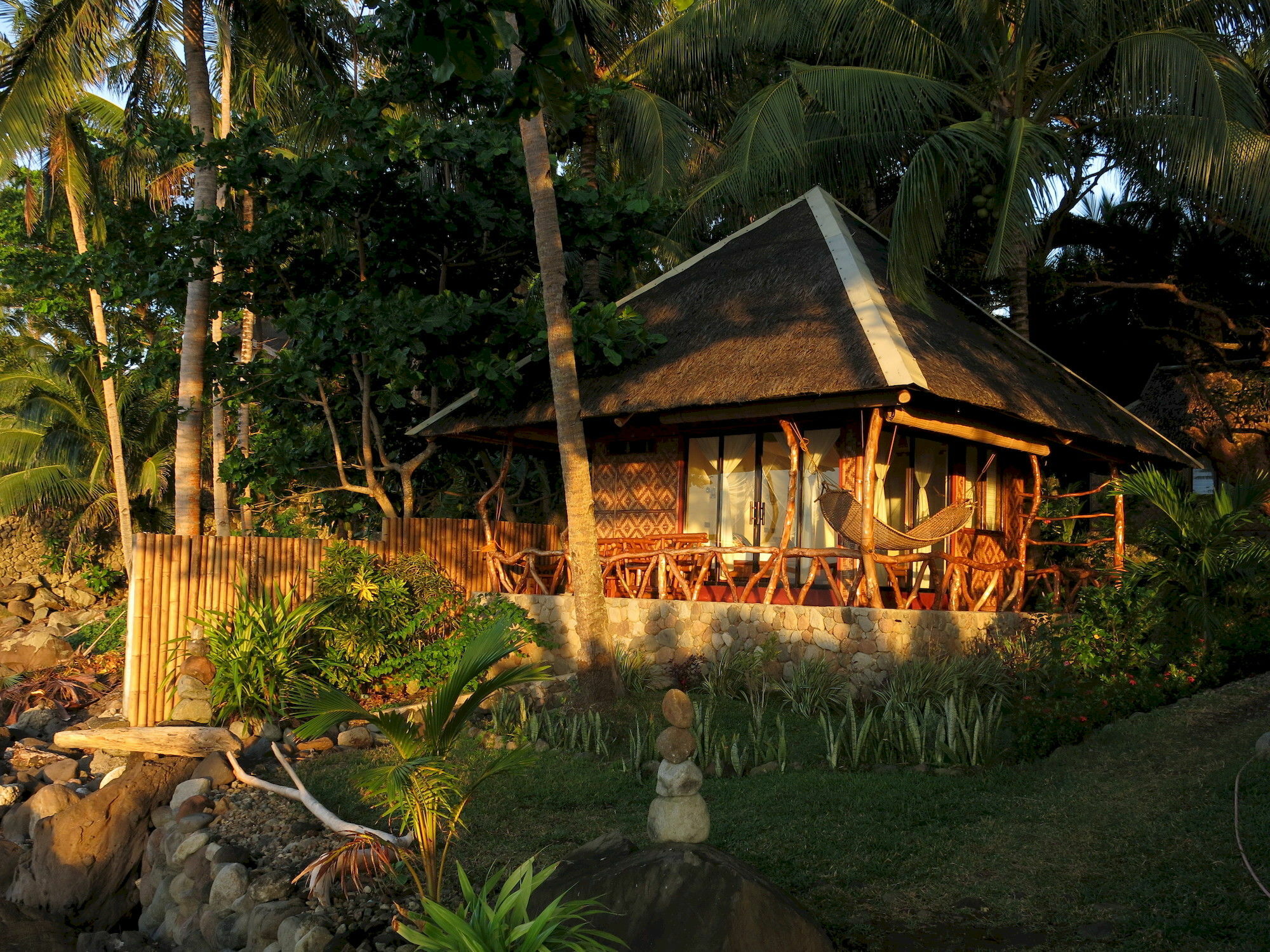 Camiguin Volcan Beach Eco Retreat&Dive Resort Mambajao Esterno foto