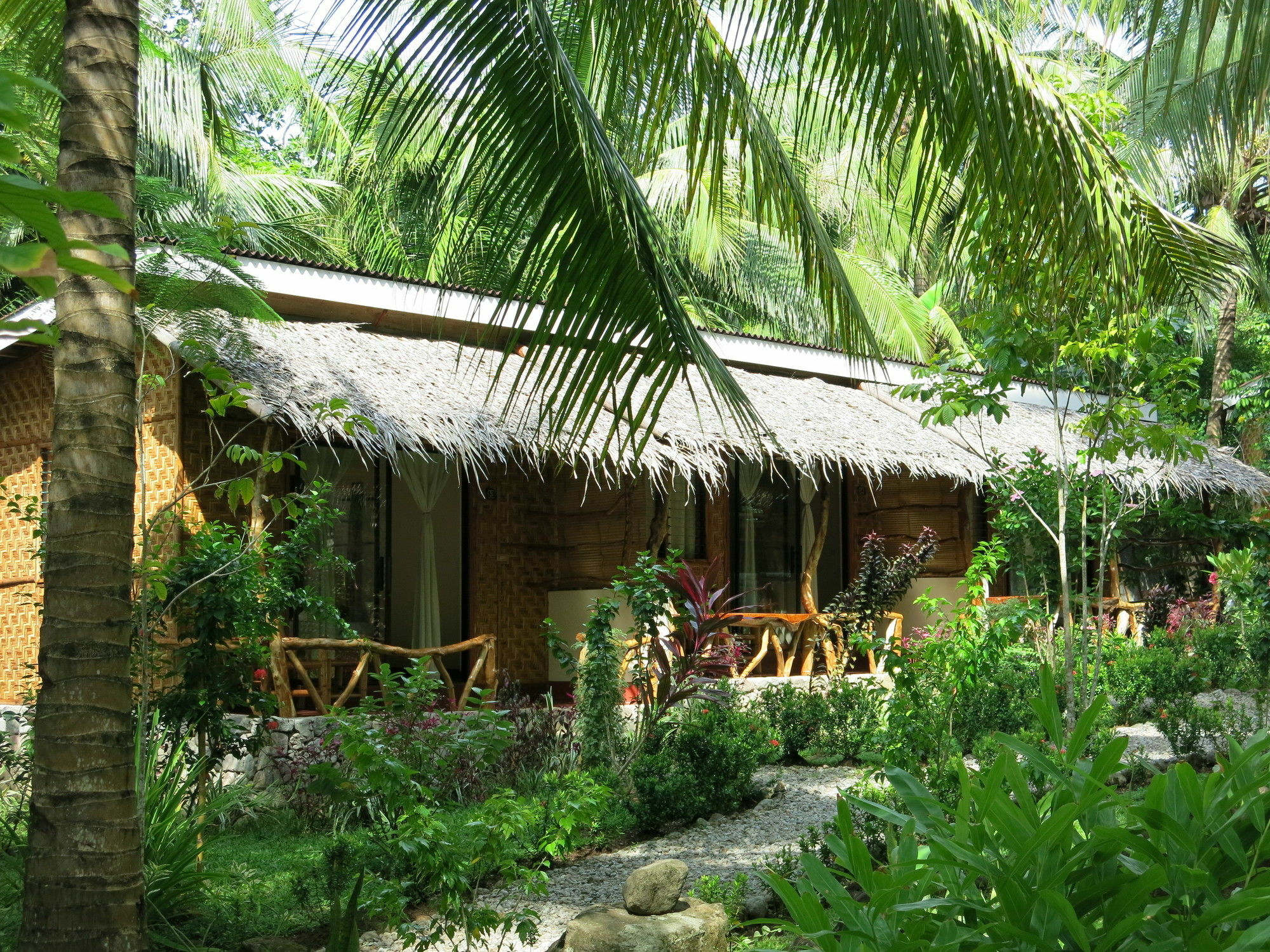 Camiguin Volcan Beach Eco Retreat&Dive Resort Mambajao Esterno foto